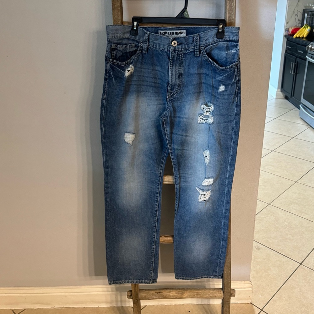 Men's Distressed Blue Jeans 34x32 - Picture 2 of 11